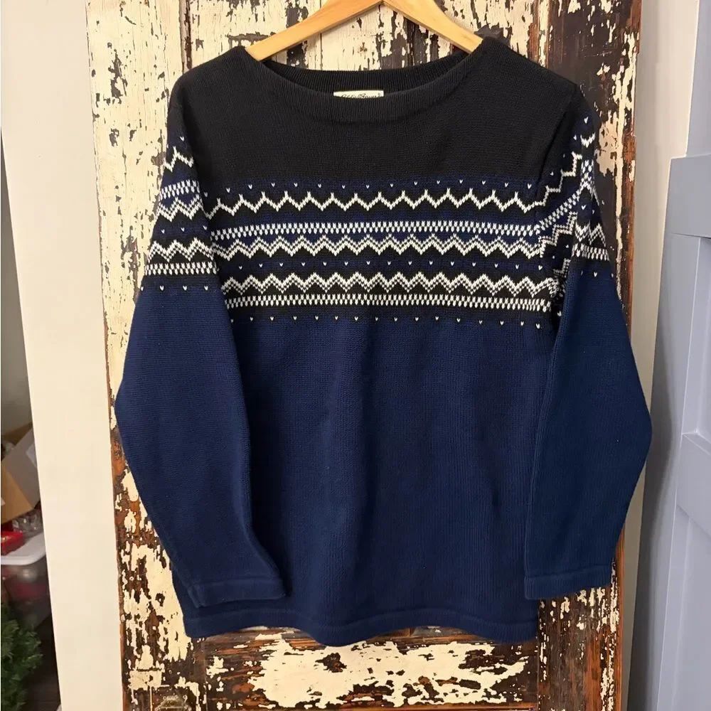 Eddie Bauer women’s size Large Black and Blue Crewneck Sweater